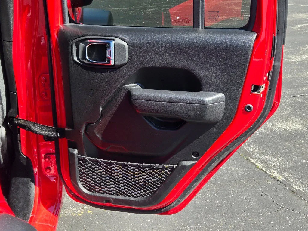 Used 2025 Red Jeep 4-Door Summit 4x4 image 9