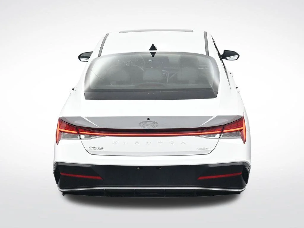 Used 2025 White Hyundai Limited image 27
