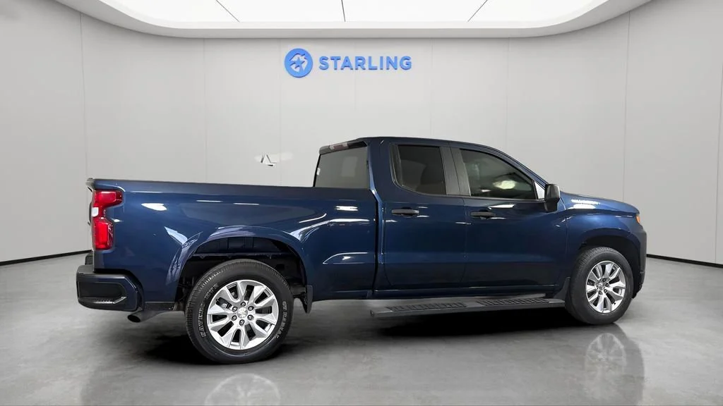 Used 2021 NORTHSKY BLUE METALLIC Chevrolet Custom image 10