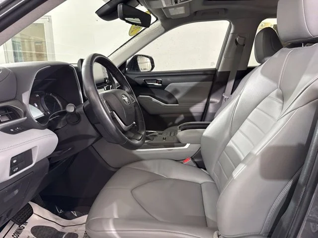 Used 2022 Gray Toyota XLE image 20