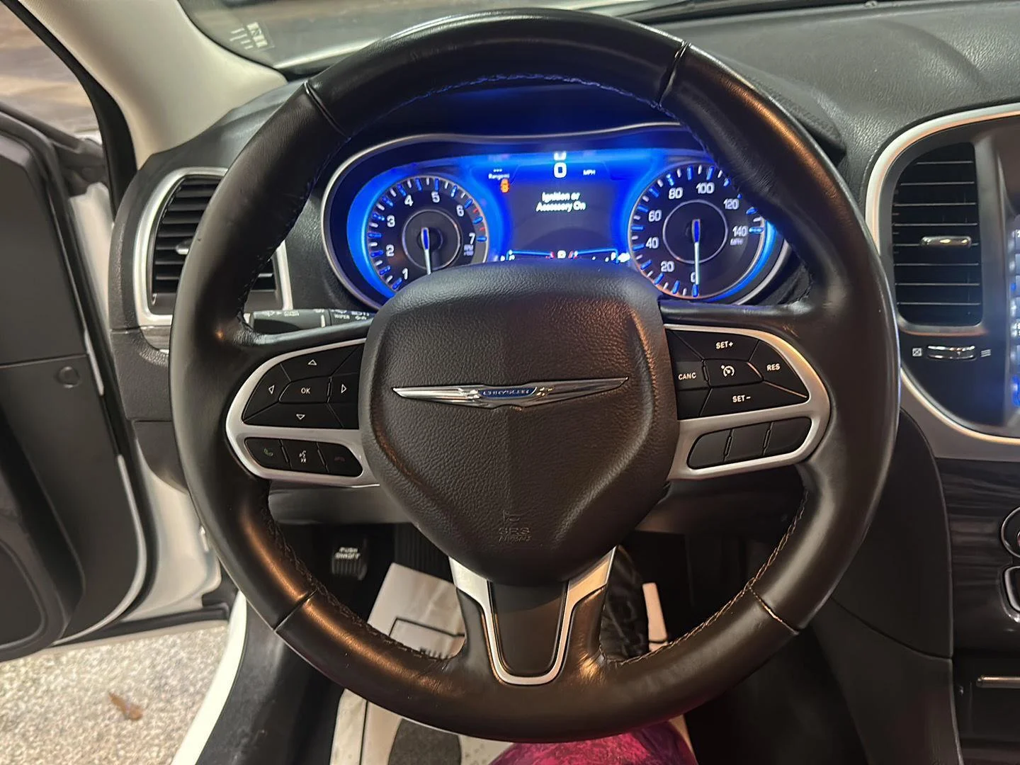 Used 2021 Bright White Clearcoat Chrysler Touring image 18
