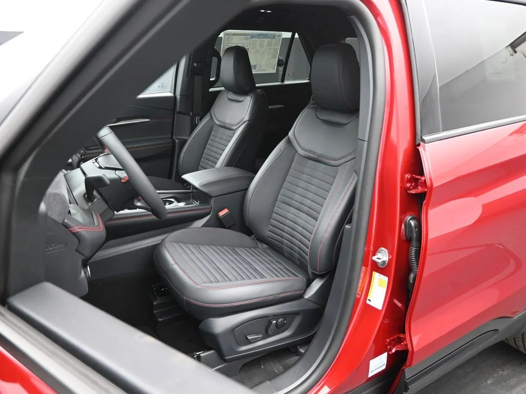 New 2026 Rapid Red Metallic Tinted Clearcoat Ford ST-Line image 8