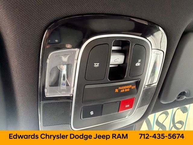 Used 2022 Black Hyundai SEL image 24