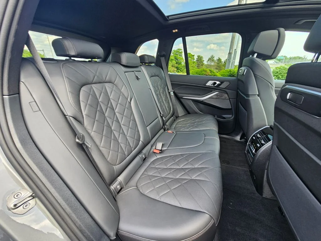 Certified Used 2026 Skyscraper Grey Metallic BMW M60i image 23