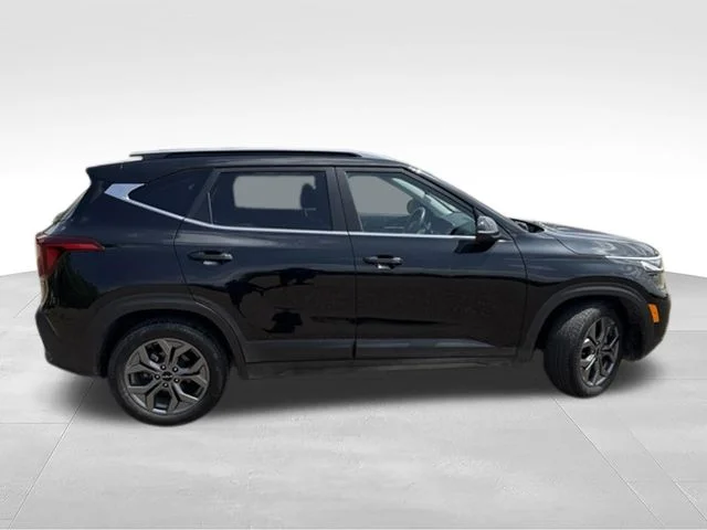 Used 2024 Black Kia S image 8