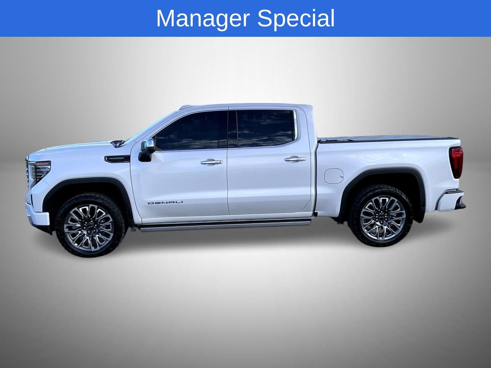 Used 2024 White GMC Denali Ultimate image 9