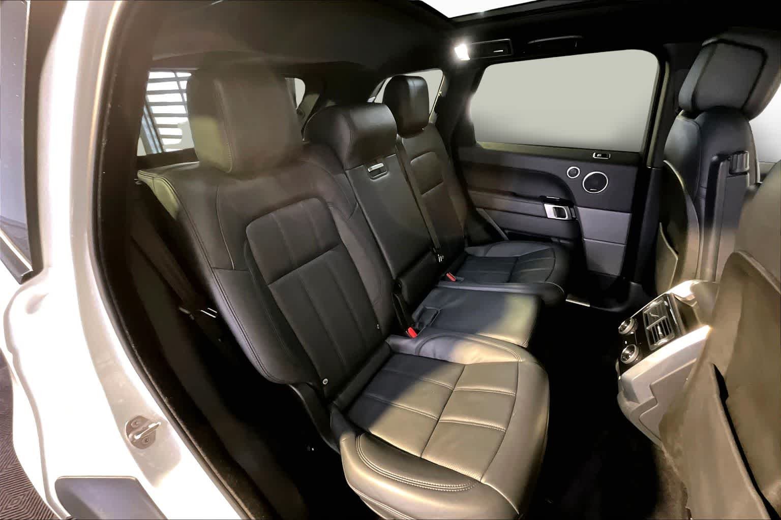 Used 2021 Fuji White Land Rover HSE Silver Edition image 20