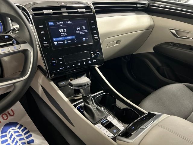 Used 2024 White Pearl Hyundai SEL image 28