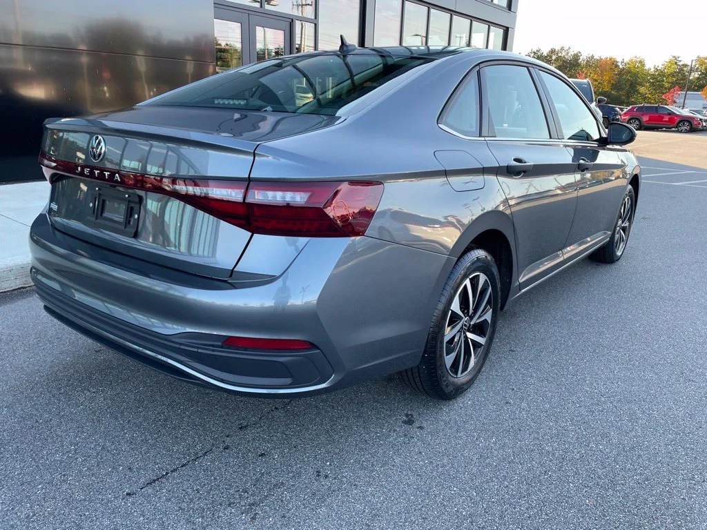 Used 2025 Platinum Gray Metallic Volkswagen 1.5T S image 4