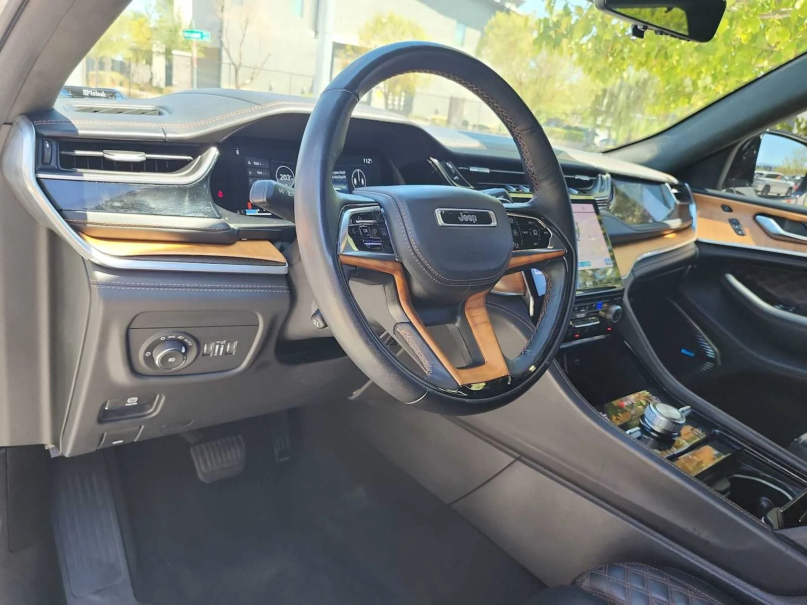 Used 2022 Bright White Clearcoat Jeep Summit Reserve image 10