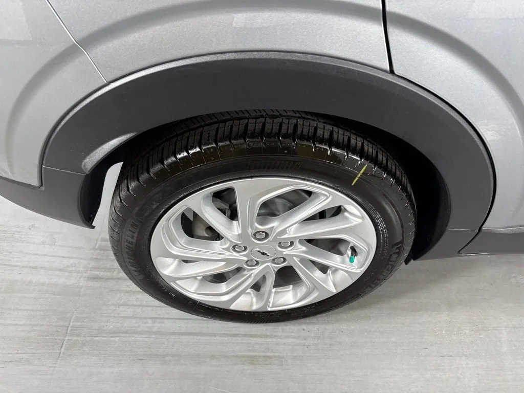 2027 Chevrolet Bolt LT - Photo 12