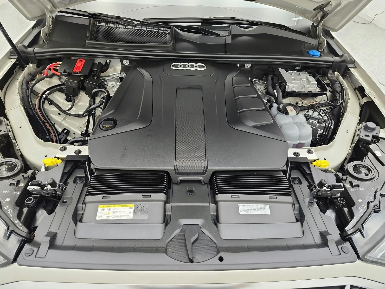 Used 2023 Vicuna Beige Metallic Audi Premium image 17