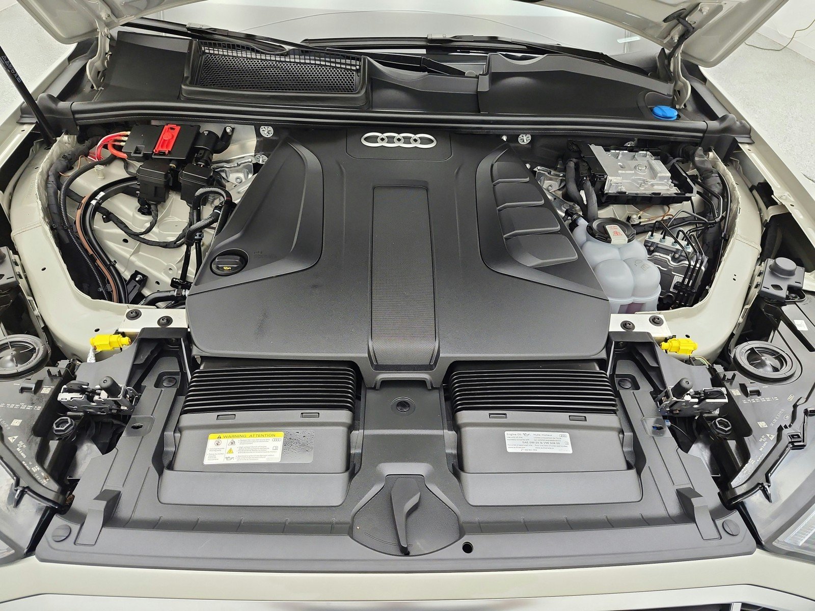 Used 2023 Vicuna Beige Metallic Audi Premium image 17