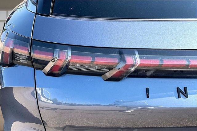 New 2027 2T MNBW BLUE INFINITI AUTOGRAPH image 29