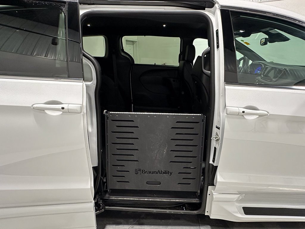 Used 2025 White Chrysler Wheelchair Accessible-  Select image 21