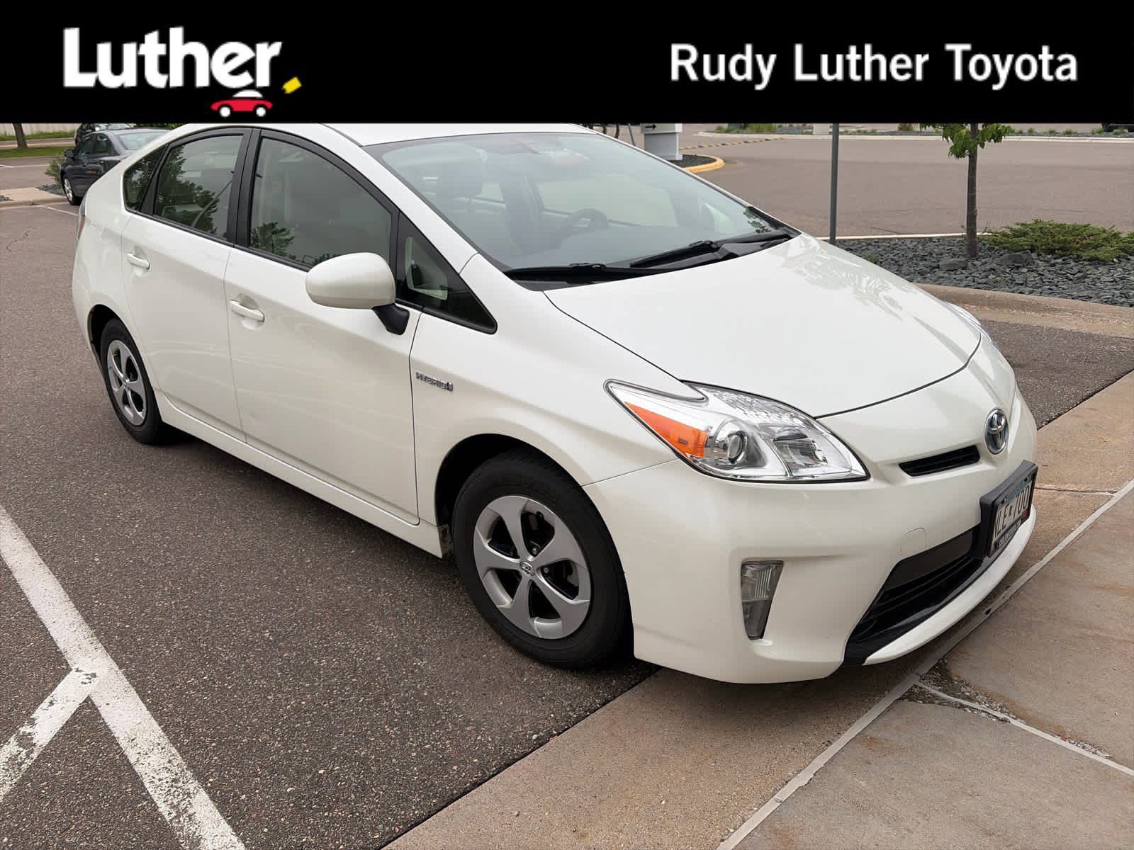Used 2015 Blizzard Pearl Toyota Four image 1