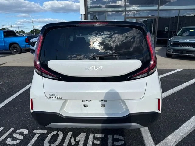 Used 2023 White Kia LX image 4