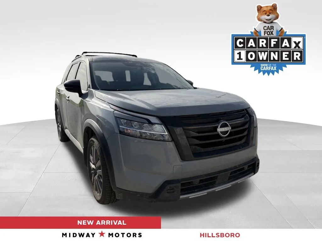 2023 Nissan Pathfinder SL 4WD's photo