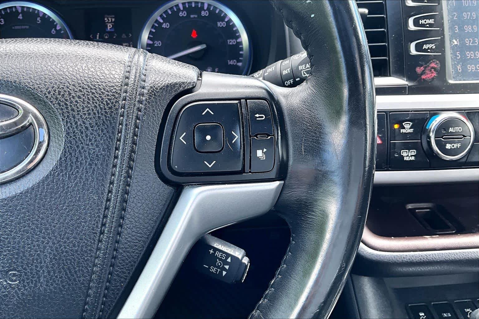 Used 2015 Silver Sky Metallic Toyota XLE image 25