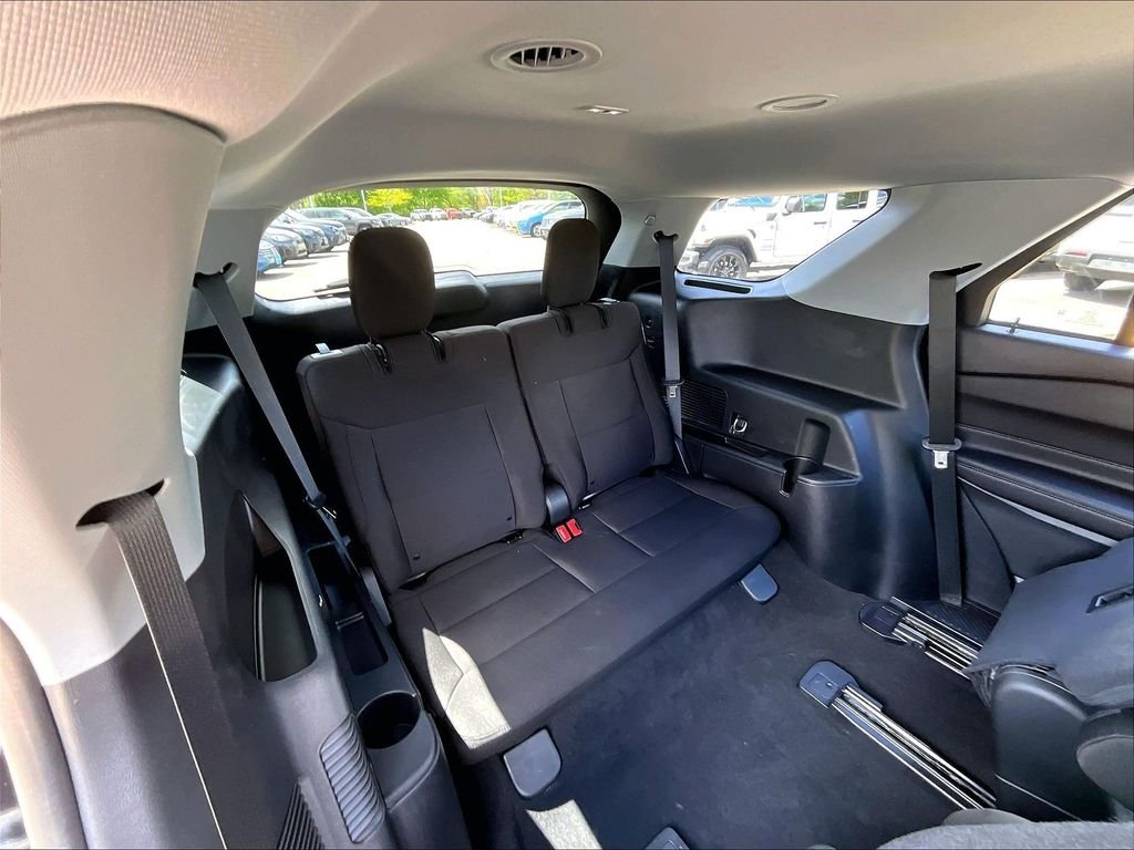 Used 2023 Black Ford XLT image 17