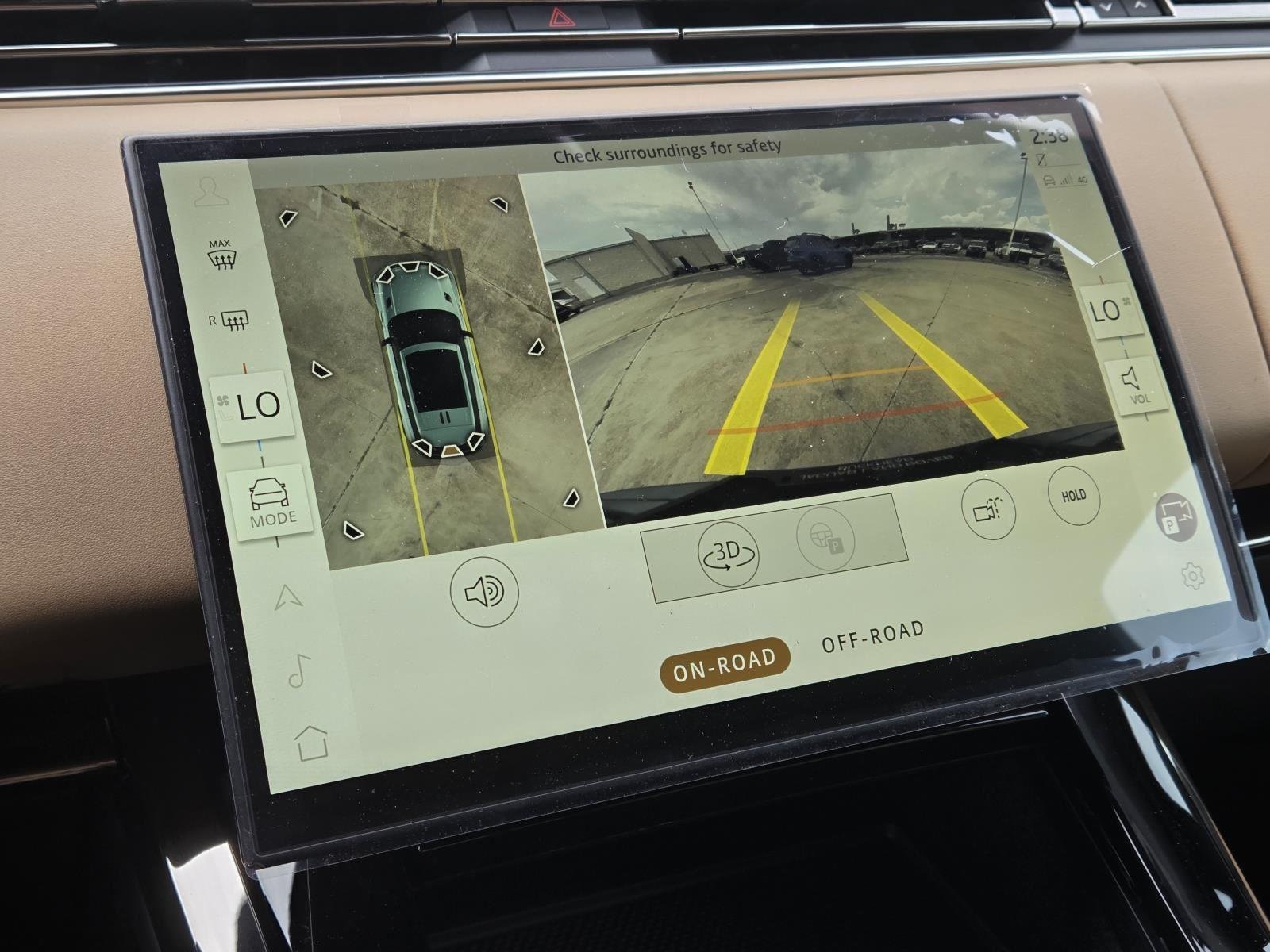 New 2026 Santorini Black Land Rover Dynamic SE image 25