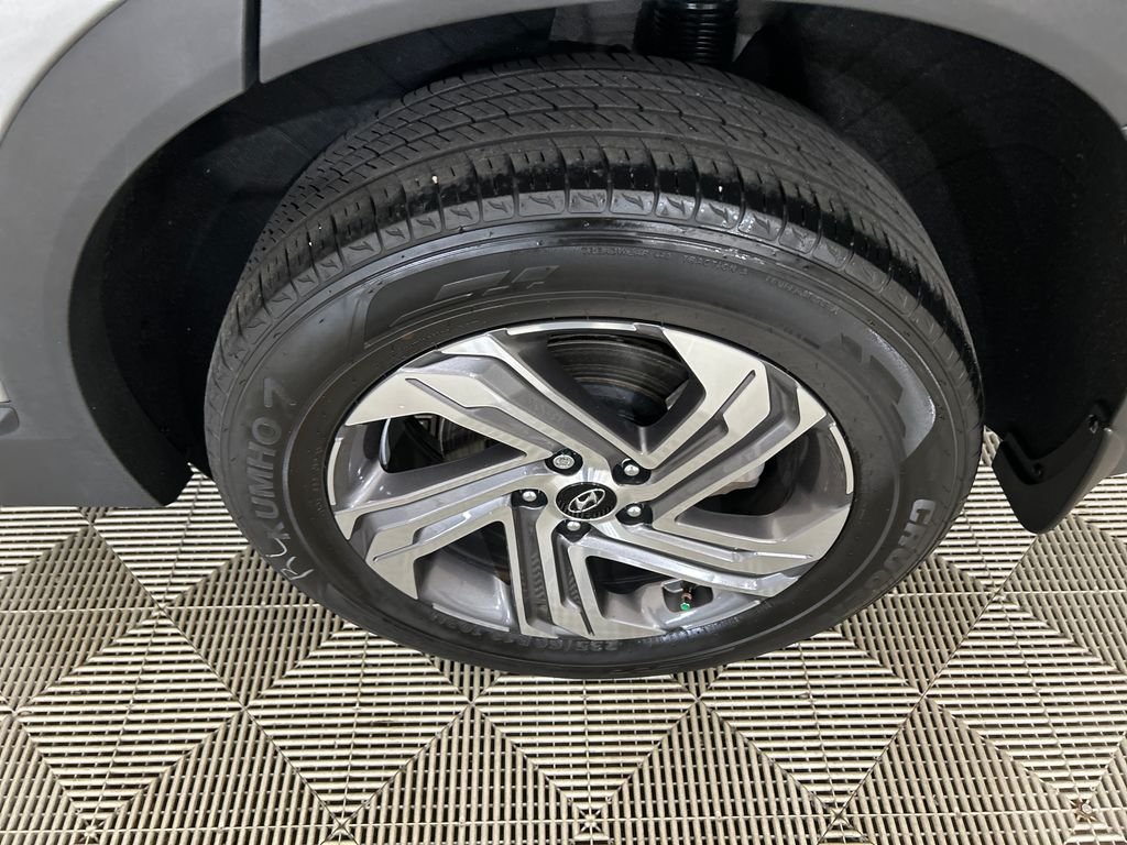 Used 2023 Silver Hyundai SEL image 10