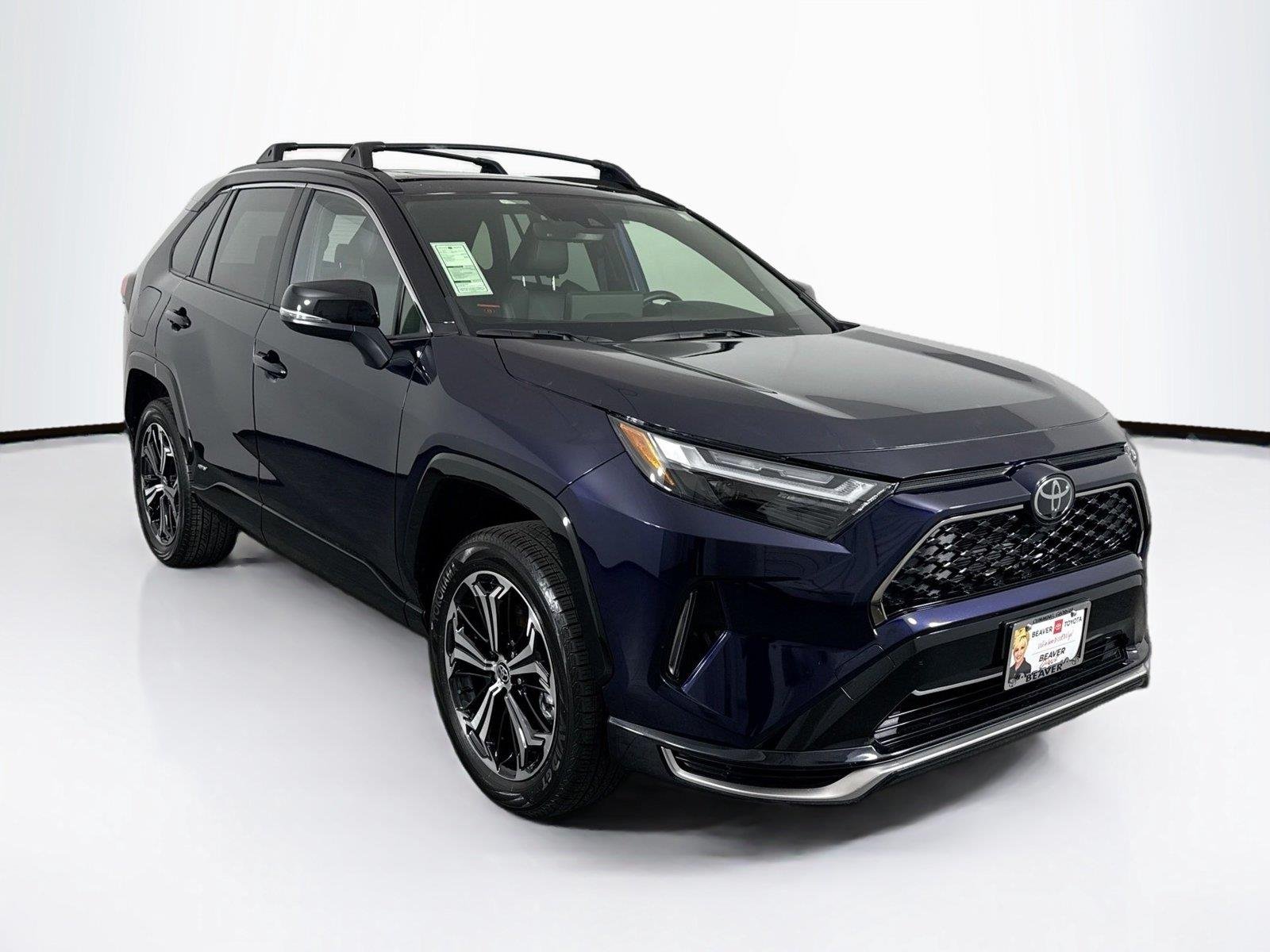 2025 Toyota RAV4 XSE - Photo 10