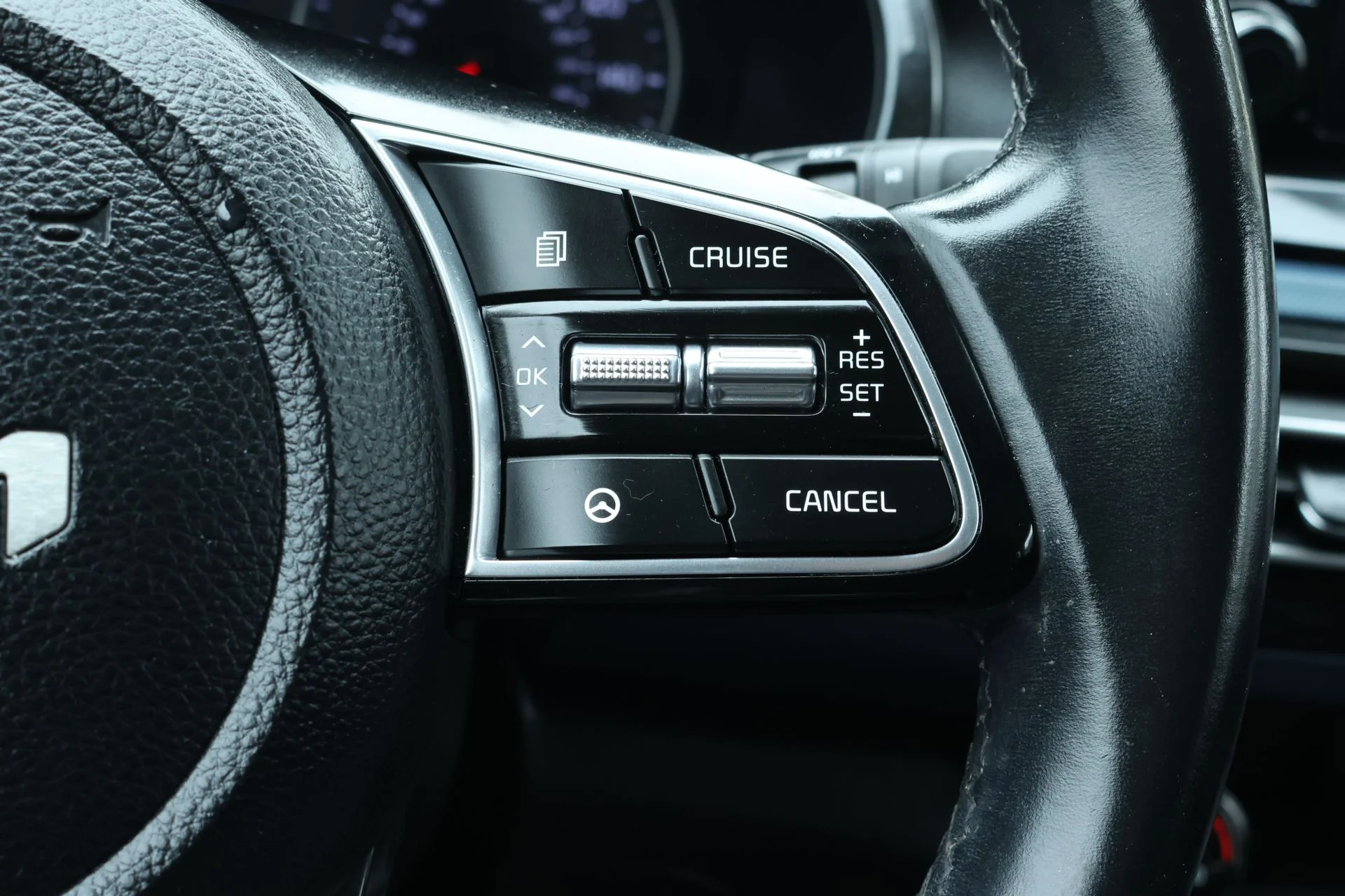 Used 2023 Orange Kia S image 10