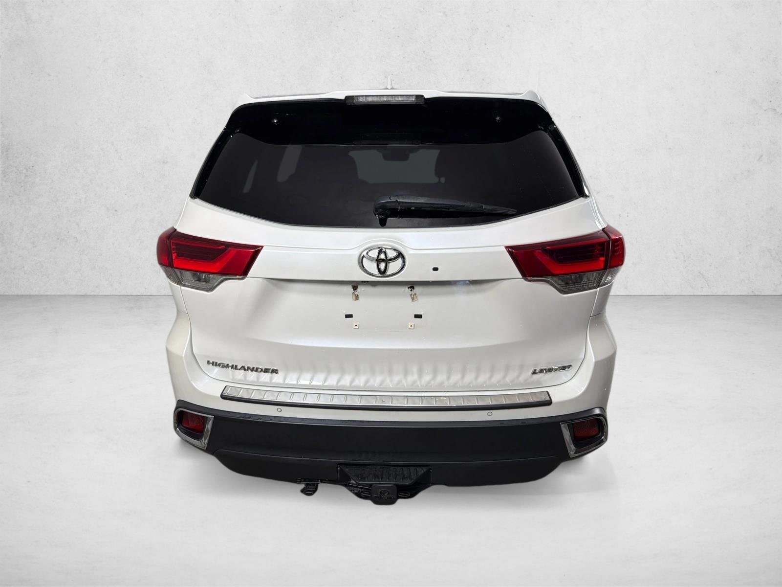Used 2019 Blizzard Pearl Toyota Limited Platinum image 6
