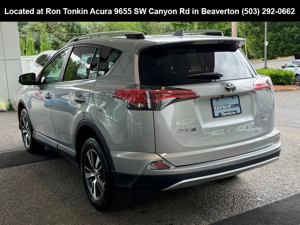 Used 2016 Silver Sky Metallic Toyota XLE image 5