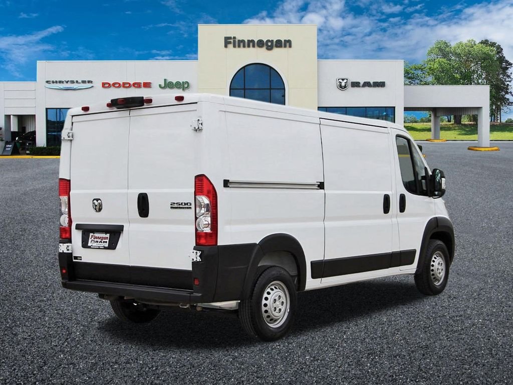 Used 2025 White Ram Base image 7