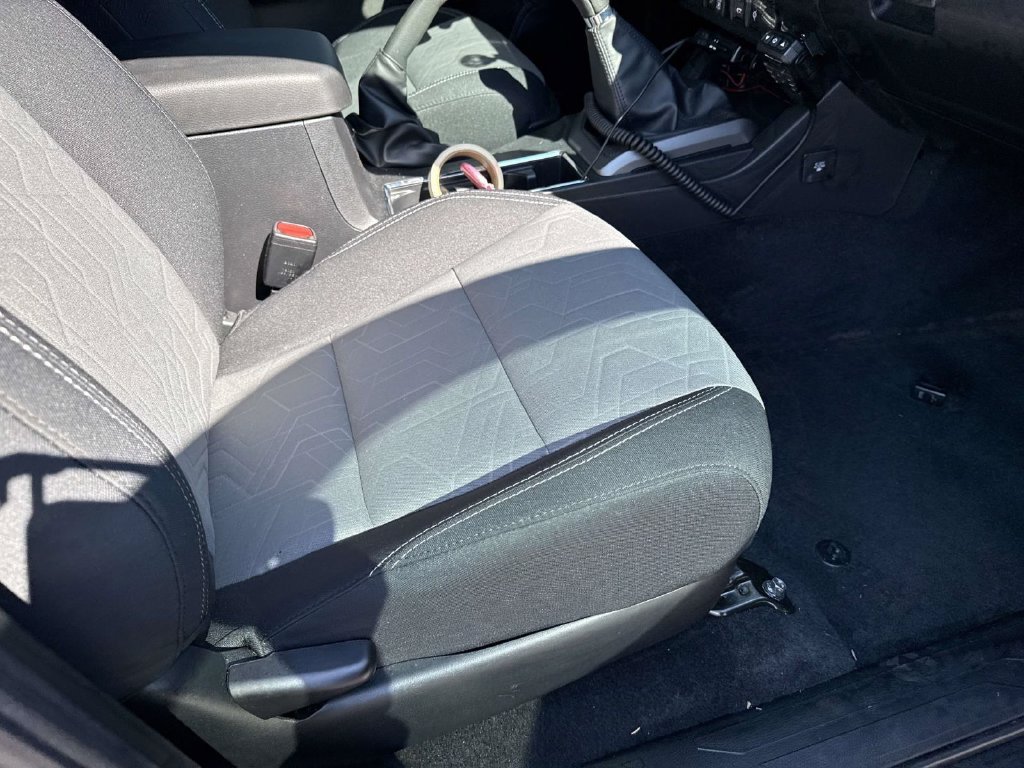 Used 2022  Toyota SR image 26