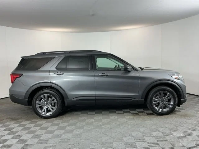 New 2026 Carbonized Gray Metallic Ford Active image 4