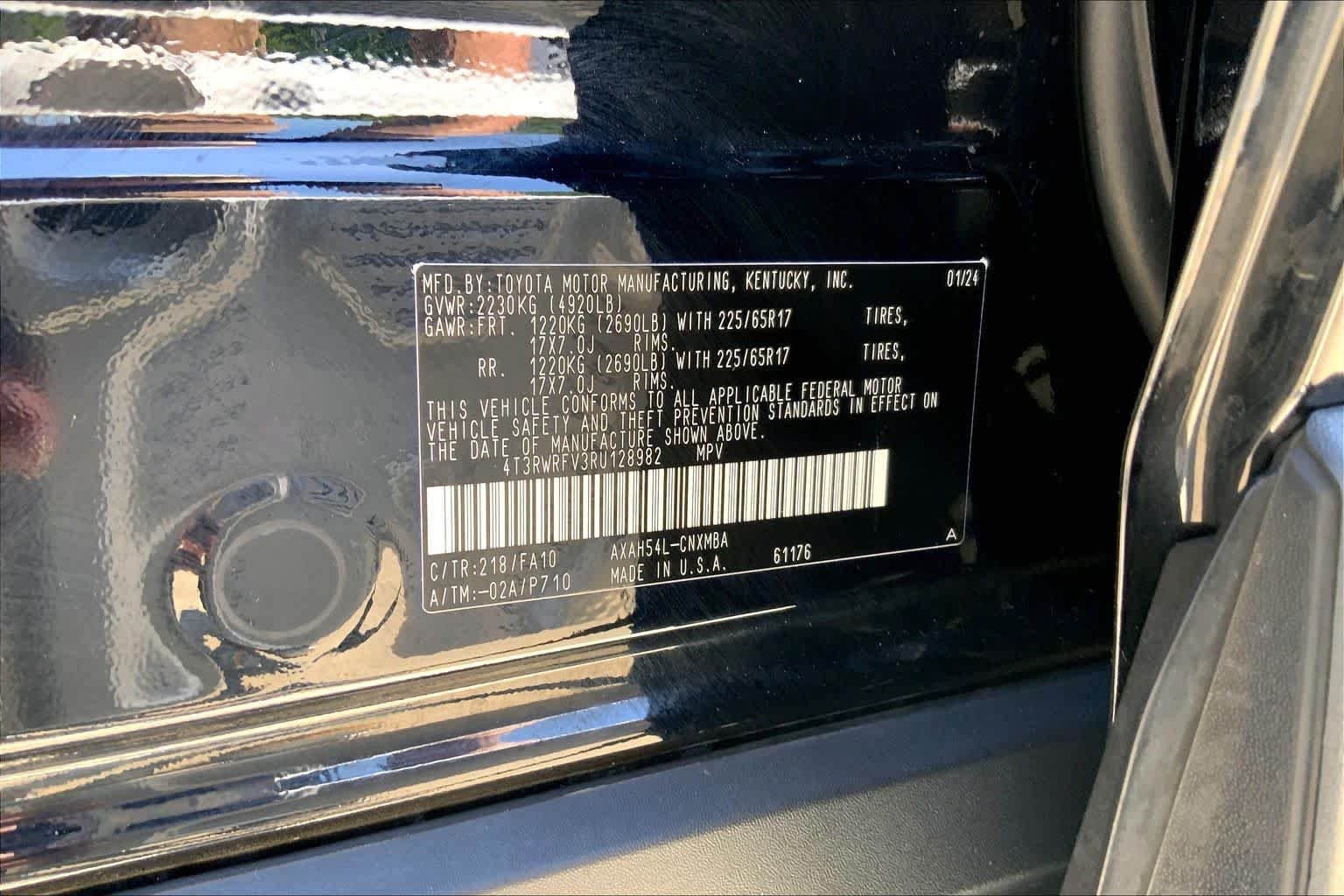 2024 Toyota RAV4 XLE - Photo 34