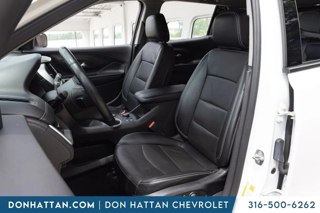 Used 2023 White GMC SLT image 14