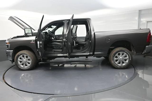2026 RAM 2500 Laramie - Photo 33