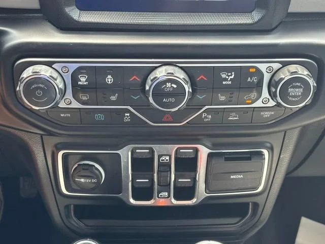 Used 2023 Gray Jeep High Altitude 4x4 image 23