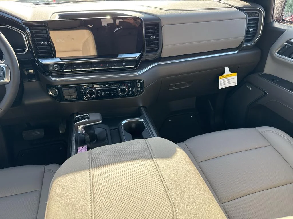 2025 Chevrolet Silverado 1500 LTZ - Photo 21