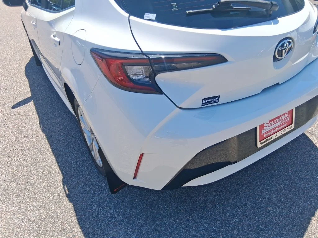 Used 2023 White Toyota SE image 12