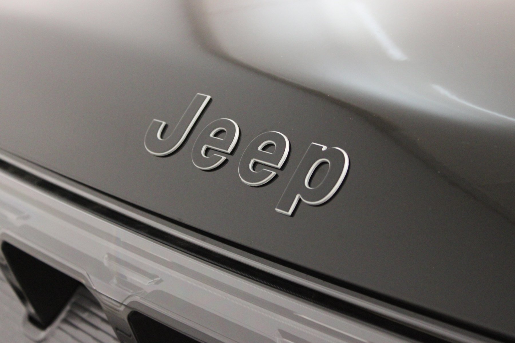 New 2026 High Gloss Black Exterior Paint Jeep Limited Altitude 4x4 image 20
