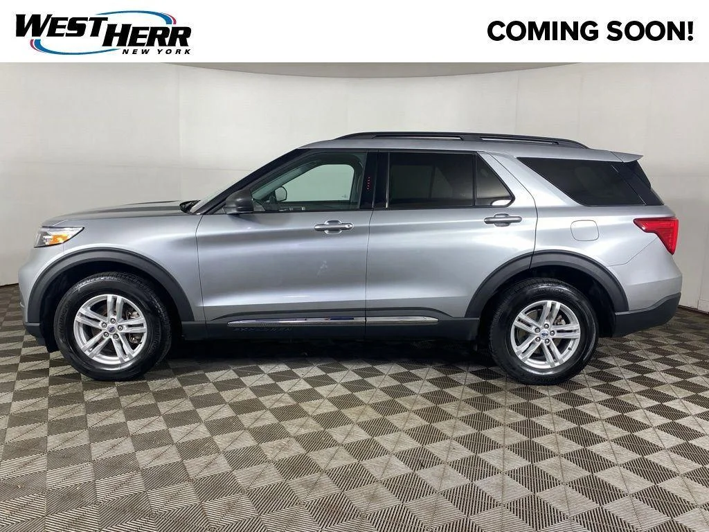 Used 2024 Silver Metallic Ford XLT image 28