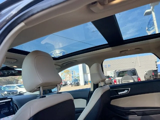 Used 2022 Gray Ford SEL image 24