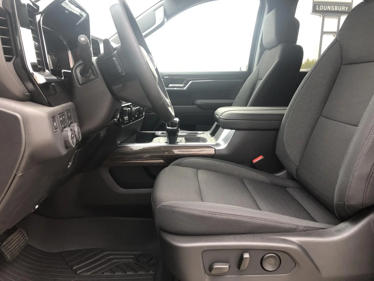 New 2026 Red Chevrolet 4WD Crew Cab 147" RST image 9