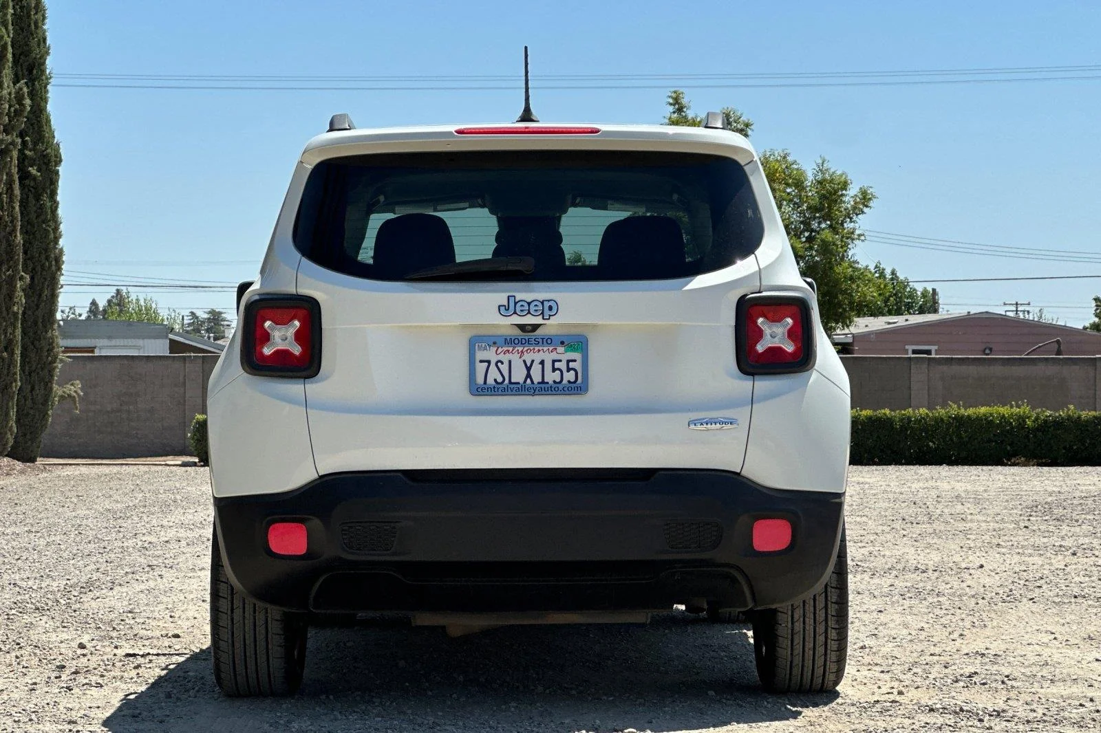 Used 2016 Alpine White Jeep Latitude image 5