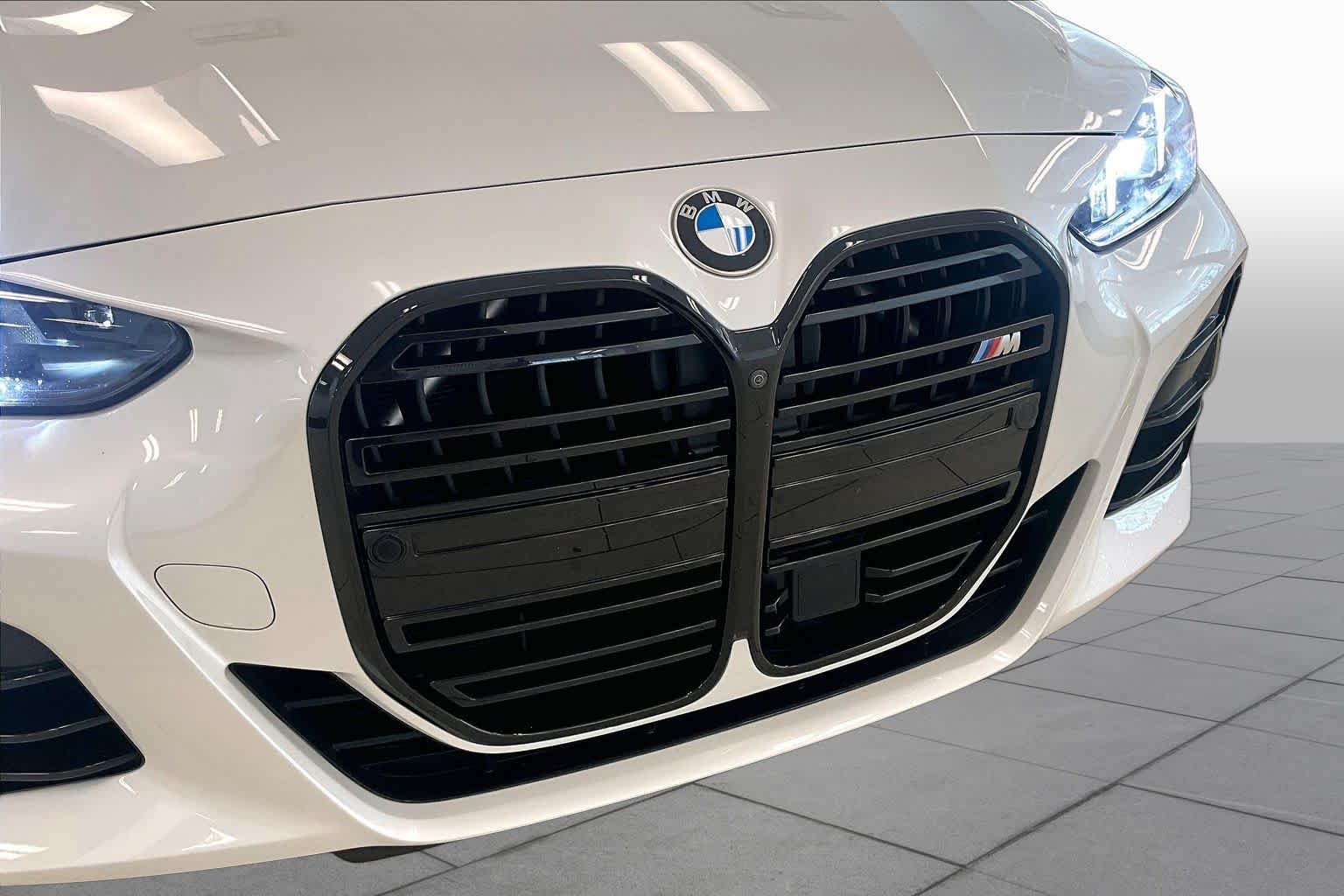 Used 2025 Mineral White Metallic BMW M440i image 27