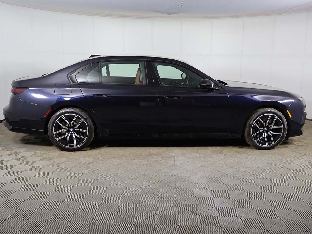Used 2023 Black BMW 760i xDrive image 18