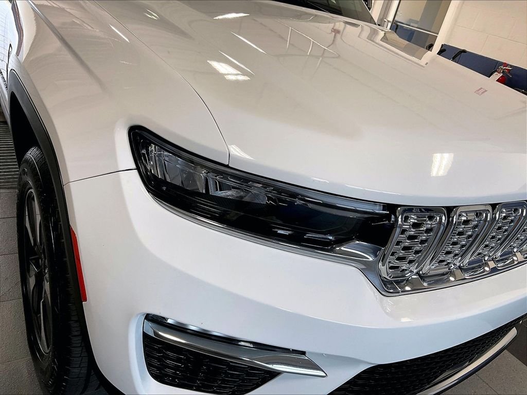 Used 2024 White Jeep 4xe image 33