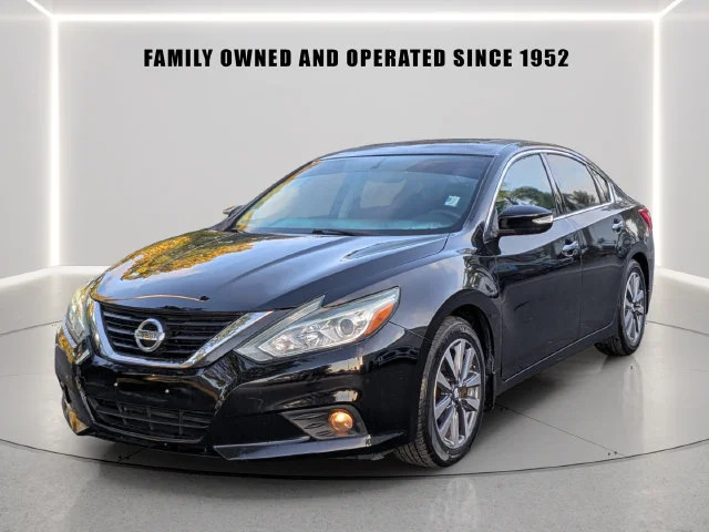 Certified Used 2017 Black Nissan 2.5 SV image 2
