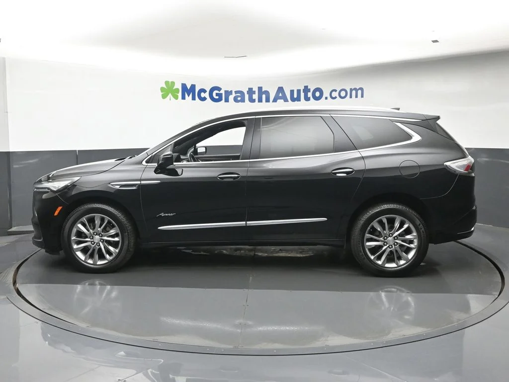 Used 2022 Black Buick Avenir image 24