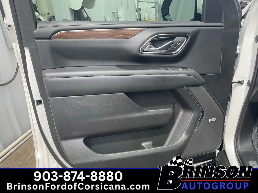 Used 2024 Iridescent Pearl Tricoat Chevrolet High Country image 28